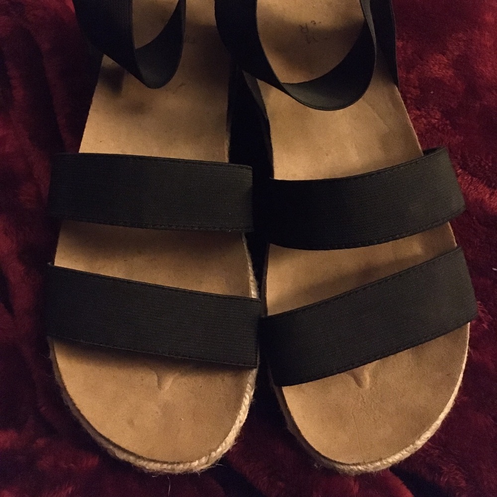 Time and Tru 1 1/2 inch espadrille platforms. Size 8W